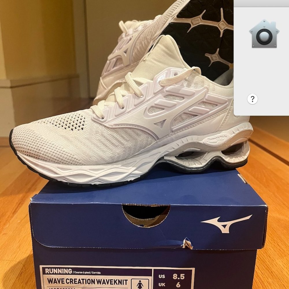 MIZUNO WAVE CREATION RUNNING  WOMAN 8.5/39/6